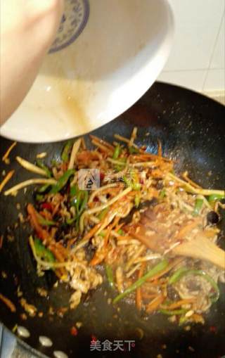 川味鱼香肉丝（超下饭）的做法步骤：7