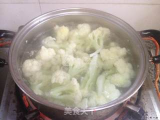 蒜苗炒腊肉的做法步骤：3