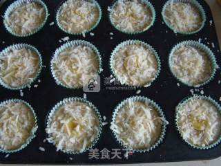 椰丝香蕉杯子蛋糕的做法步骤：9
