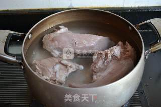 卤口条的做法步骤：3