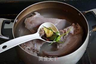 卤口条的做法步骤：4