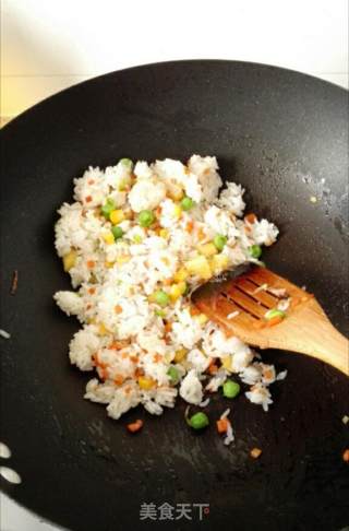 泰式鲜虾咖喱菠萝饭的做法步骤：6