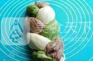 迎接缤纷的春天：三彩吐司的做法步骤：5