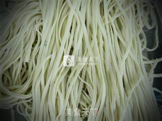 莲汁面的做法步骤：1