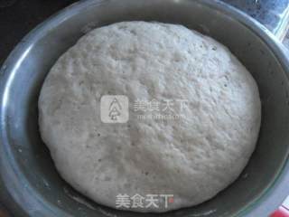 拧劲花卷的做法步骤：2