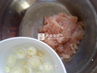 水氽鸡虾肉丸的做法步骤：5