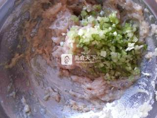 水氽鸡虾肉丸的做法步骤：7