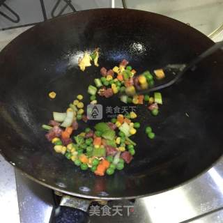 西芹蛋炒饭的做法步骤：4