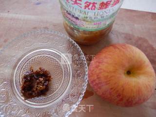 蜜汁苹果的做法步骤：1