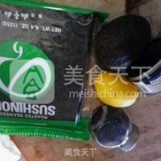 吞拿牛油果饭团的做法步骤：2