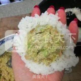 吞拿牛油果饭团的做法步骤：8