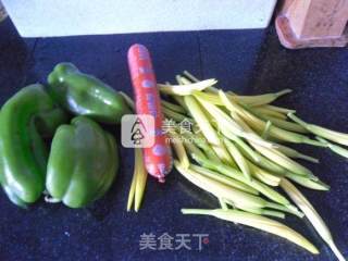 肉肠黄花菜的做法步骤：1