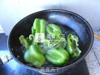 青椒猪肉水饺的做法步骤：3