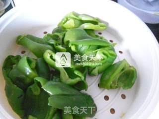 青椒猪肉水饺的做法步骤：4