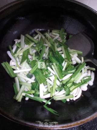 蒜苗白玉菇的做法步骤：6
