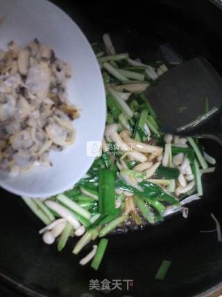 蒜苗白玉菇的做法步骤：8