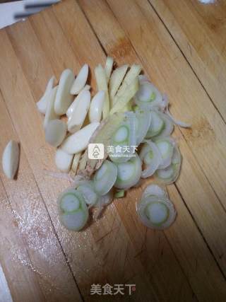 红烧鱼的做法步骤：2