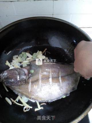 红烧鱼的做法步骤：4