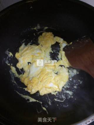 韭菜炒山鸡蛋的做法步骤：3