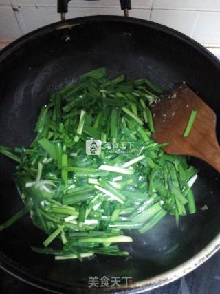 韭菜炒山鸡蛋的做法步骤：4