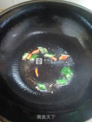 黄瓜炒海鲜的做法步骤：4