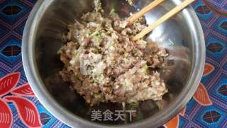 鲜肉胡萝卜水饺的做法步骤：2