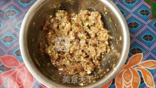 鲜肉胡萝卜水饺的做法步骤：3