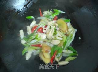 带鱼烧白萝卜的做法步骤：4