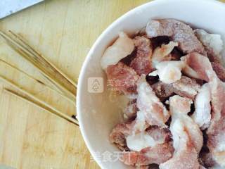 油炸小肉串的做法步骤：2