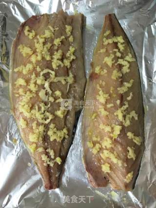 烤青花鱼的做法步骤：4
