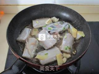 蜜汁带鱼的做法步骤：4