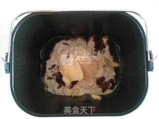 葡萄干软欧包的做法步骤：2