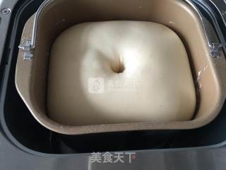 虾仁香肠披萨的做法步骤：2