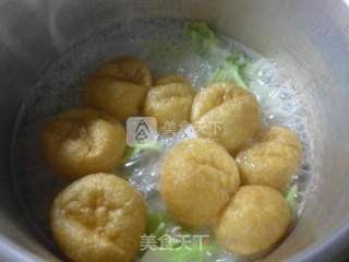 油面筋白菜龙骨汤的做法步骤：7