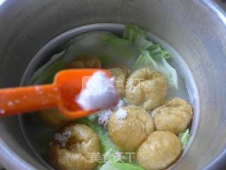 油面筋白菜龙骨汤的做法步骤：9