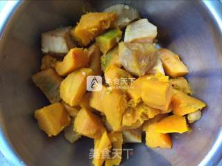 南瓜饼的做法步骤：1