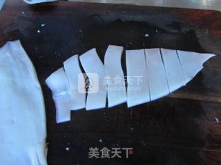 奥尔良烤鱿鱼串的做法步骤：1