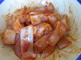 奥尔良烤鱿鱼串的做法步骤：3