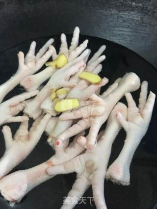 陈醋凤爪的做法步骤：2