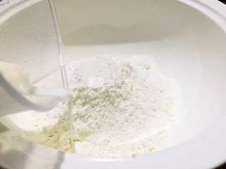 电饭煲蛋糕的做法步骤：2