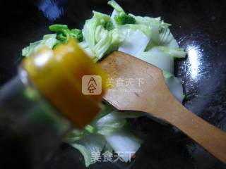 西兰花炒白菜的做法步骤：6