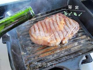 红酒黑椒牛排的做法步骤：5