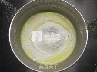 蔓越莓皇冠戚风蛋糕的做法步骤：7