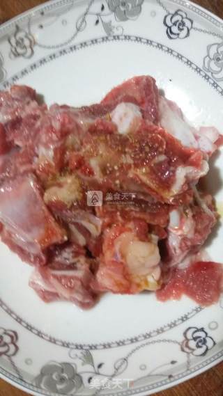 粉蒸排骨的做法步骤：2