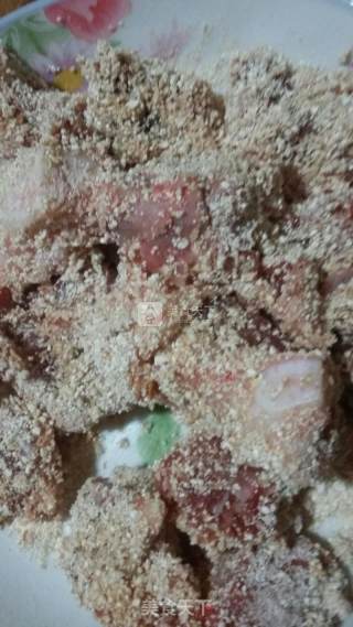 粉蒸排骨的做法步骤：6