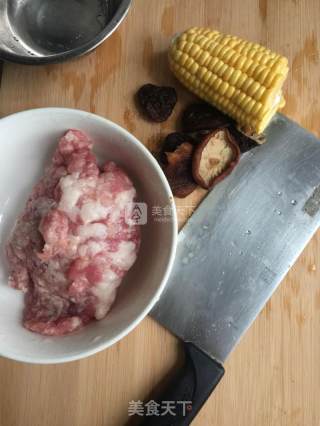 巧虎肉饼的做法步骤：1