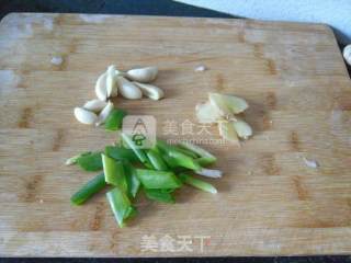 家常烧鲈鱼的做法步骤：4