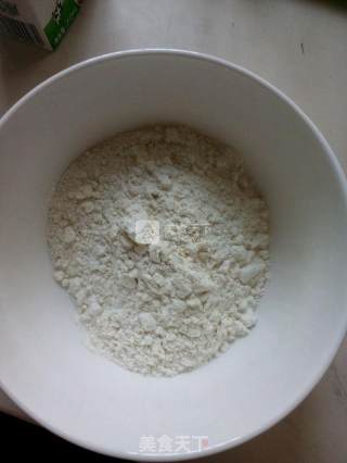 牛奶鸡蛋饼的做法步骤：1