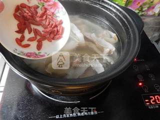 玉竹排骨汤的做法步骤：7