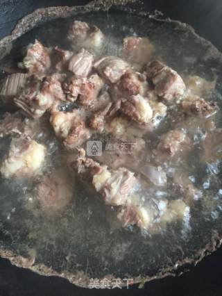 和味萝卜焖牛腩的做法步骤：3